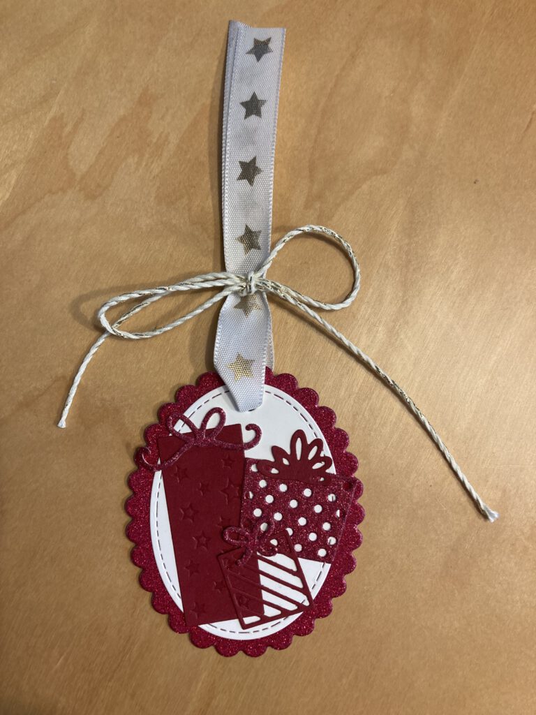 Ovale Geschenkanhänger